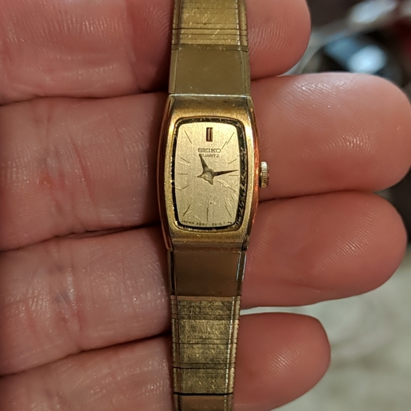 Seiko | Other | Vintage Womens Seiko Watch 2e2539 Band No5182 | Poshmark